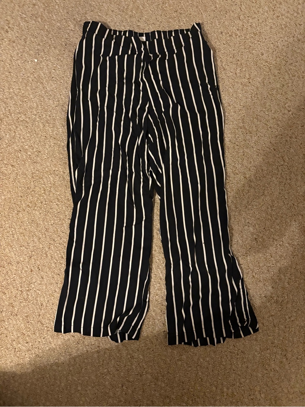 Black and White Vertical Stripe womaPants